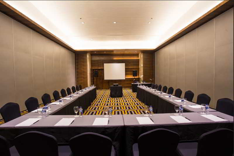 Hotel Ciputra Cibubur Managed By Swiss-Belhotel International Extérieur photo