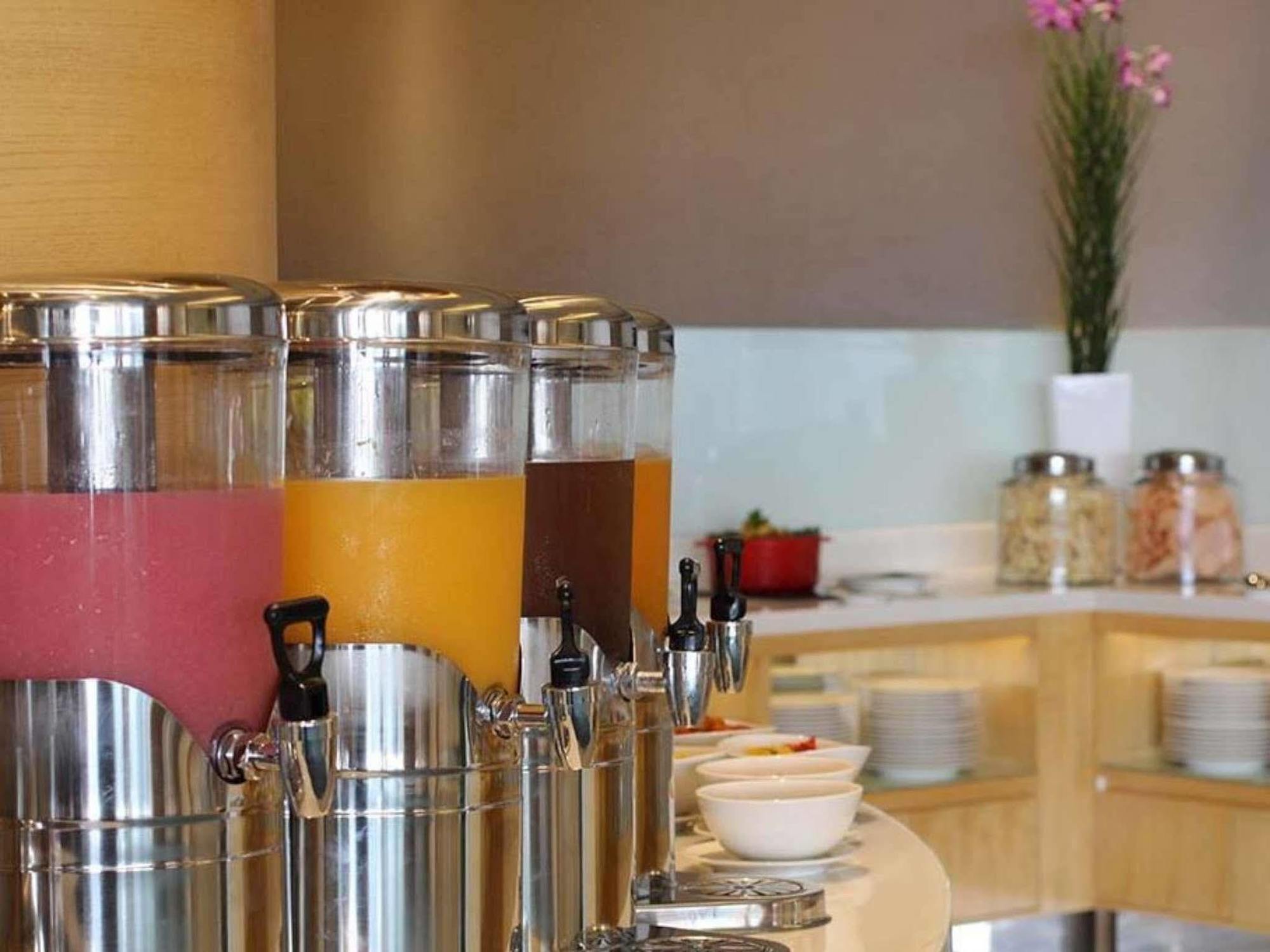 Hotel Ciputra Cibubur Managed By Swiss-Belhotel International Extérieur photo